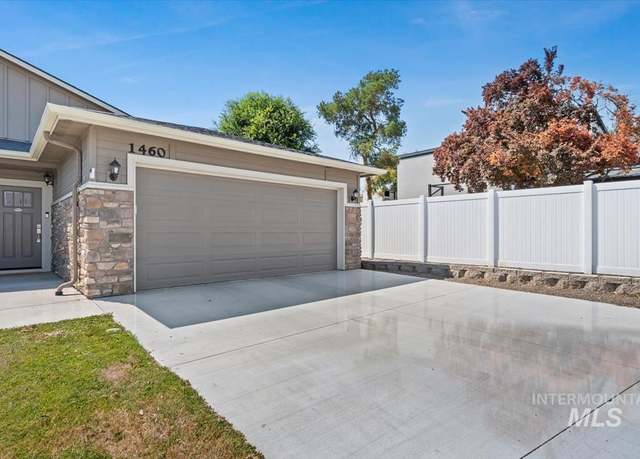 Property at 1460 W Lark Ct, Nampa, ID 83651, 2 beds, 2 baths