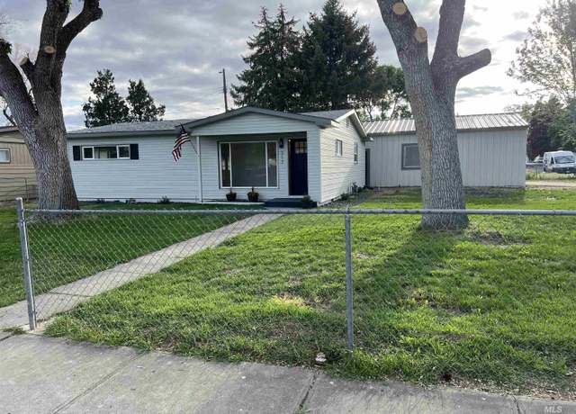 Property at 317 Baker Dr, Mountain Home, ID 83647, 3 beds, 1 bath