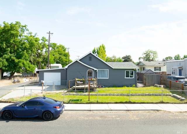 Property at 1119 Fair St, Clarkston, WA 99403, 3 beds, 2 baths