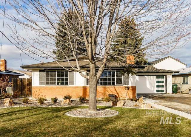 Property at 644 W Broadway Ave, Meridian, ID 83642, 3 beds, 2 baths