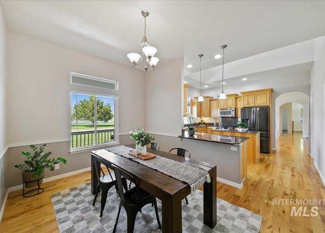 Property at 4019 E Man O War Dr, Nampa, ID 83686, 4 beds, 2 baths