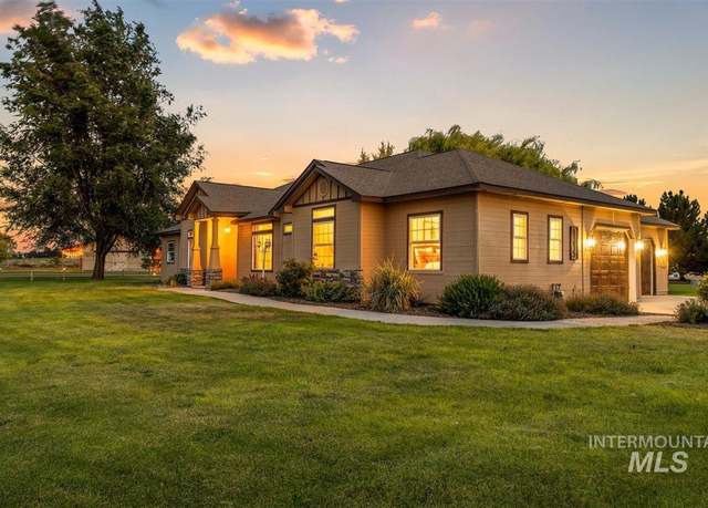 Property at 8815 Lake Shore Dr, Nampa, ID 83686, 4 beds, 2 baths