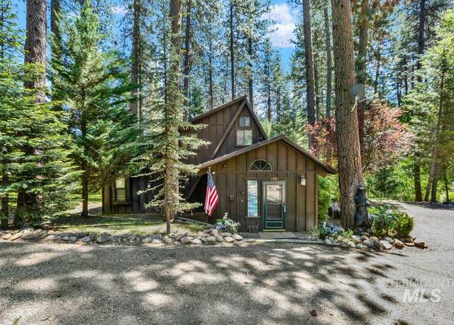 Property at 159 Holiday Dr, Garden Valley, ID 83622, 2 beds, 3 baths