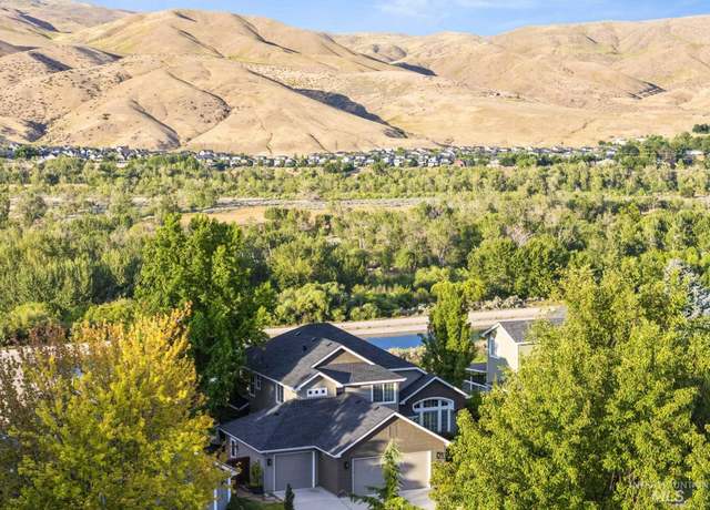 Property at 5670 S Schooner Way, Boise, ID 83716-9044, 3 beds, 2 baths