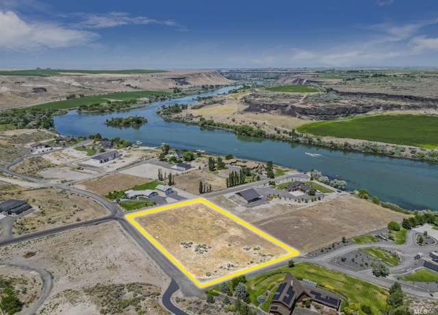 Property at 140 Sawyer Dr, Buhl, ID 83316