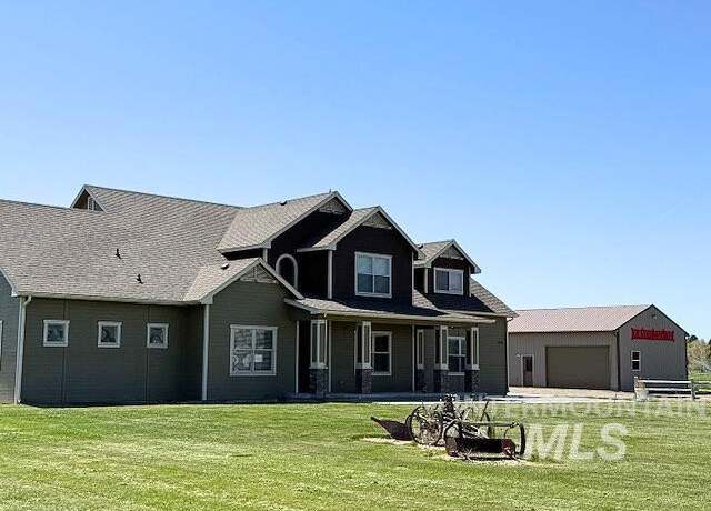 Property at 9013 W Cambridge Ct, Hammett, ID 83627, 4 beds, 3.5 baths