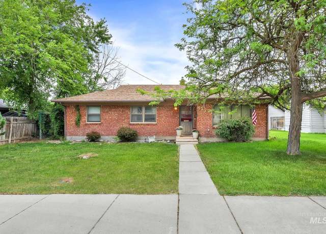 Property at 1222 NW 1st St, Meridian, ID 83642, 3 beds, 1 bath