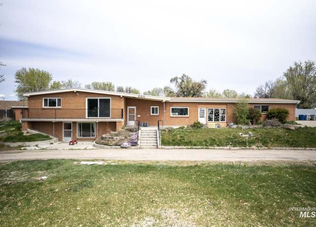 Property at 6211 Cleveland Blvd, Caldwell, ID 83634, 3 beds, 2.5 baths