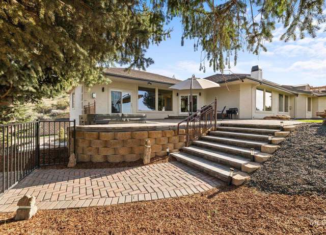 Property at 4239 N Triple Ridge Pl, Eagle, ID 83616, 4 beds, 4.5 baths