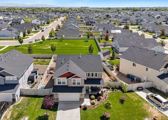 Property at 3500 S Cape Coral Ave, Nampa, ID 83686, 4 beds, 2.5 baths