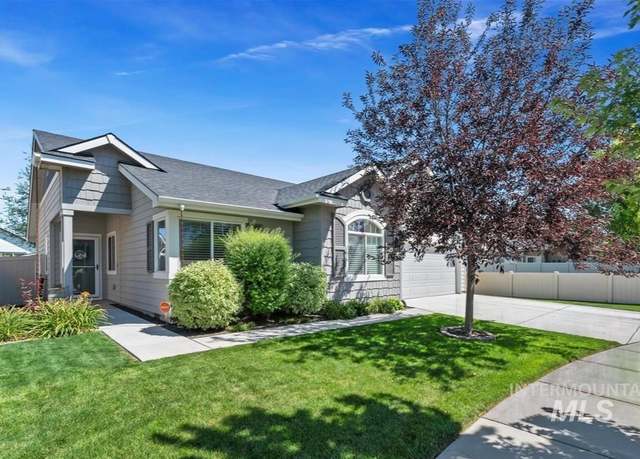 Property at 4662 N Sunfield Pl, Meridian, ID 83646, 4 beds, 2 baths