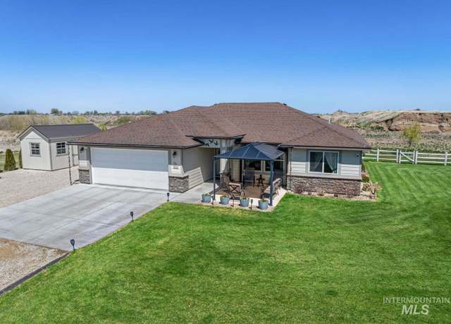 Property at 724 E 300 N, Rupert, ID 83350, 3 beds, 2 baths