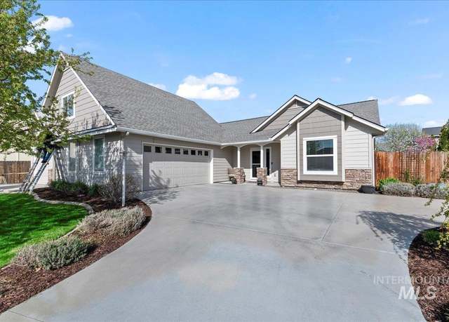 Property at 534 S Black Oak, Kuna, ID 83634, 3 beds, 2 baths
