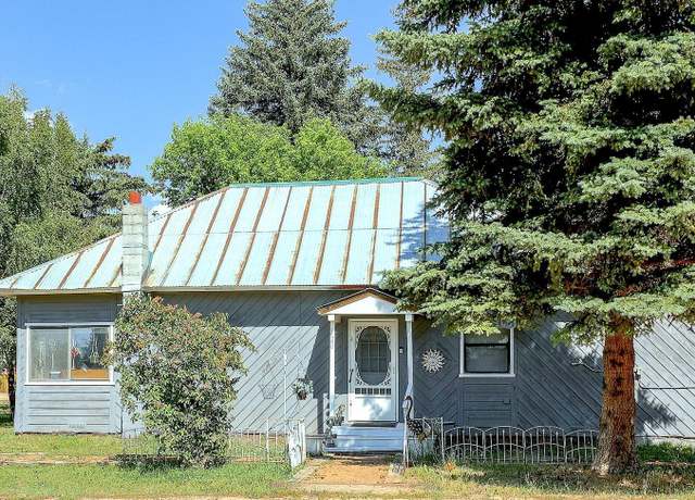 Property at 720 W 1st St, Fairfield, ID 83327, 3 beds, 1 bath