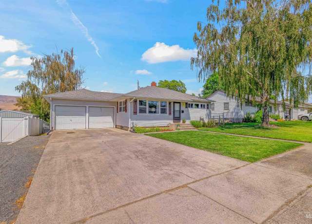 Property at 2801 9th Ave, Lewiston, ID 83501, 3 beds, 2 baths
