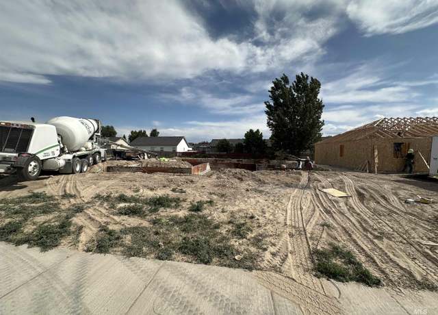 Property at 913 E 23rd Ave Lot 17 Block 4, Jerome, ID 83338, 4 beds, 2 baths