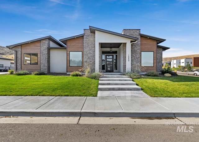 Property at 1889 W Winter Camp Ct, Boise, ID 83703, 4 beds, 3 baths