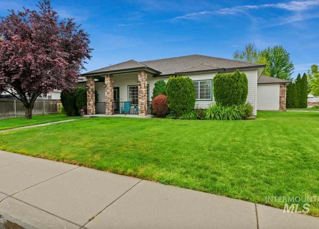 Property at 8726 W Sagebrush St, Boise, ID 83709, 3 beds, 2 baths