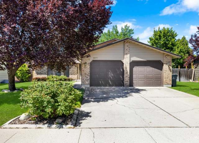 Property at 3877 S West Point Pl, Boise, ID 83706, 4 beds, 2 baths