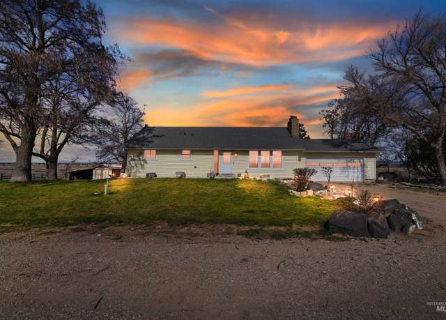 Property at 4001 S Eagle Rd, Kuna, ID 83634, 4 beds, 2.5 baths