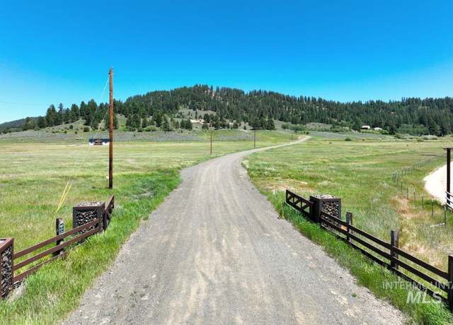 Property at 77 Alpha View Pl, Cascade, ID 83611