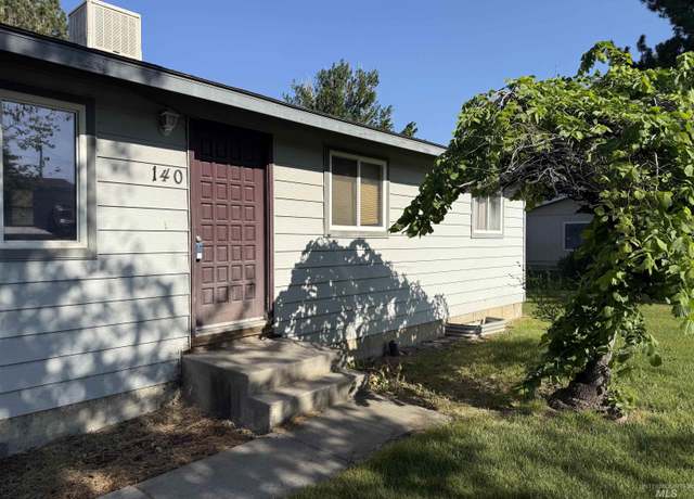 Property at 140 Quick Silver Ave, Hagerman, ID 83332-5027, 5 beds, 2 baths