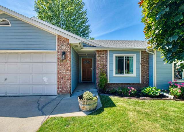 Property at 2321 N Carissa Pl, Boise, ID 83704, 3 beds, 2 baths