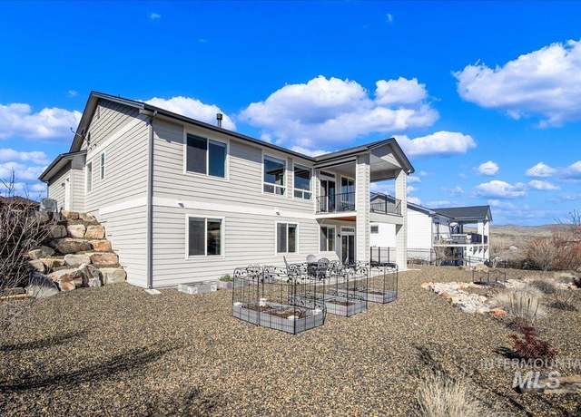 Property at 18366 N Goldenridge Way, Boise, ID 83714, 5 beds, 3 baths
