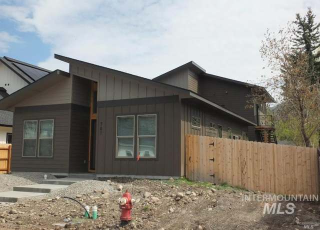 Property at 701 N 2nd Ave, Hailey, ID 83333, 3 beds, 2.5 baths