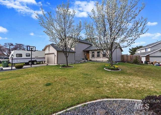 Property at 3659 W Woodmont, Meridian, ID 83646-1036, 4 beds, 2 baths