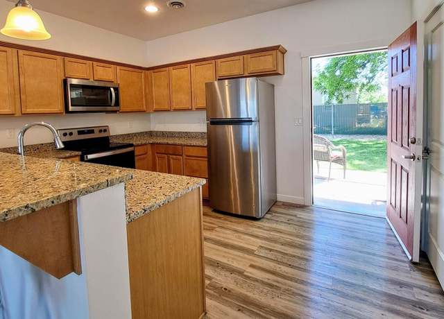 Property at 11233 W Gabrielle Dr, Boise, ID 83713, 2 beds, 2.5 baths