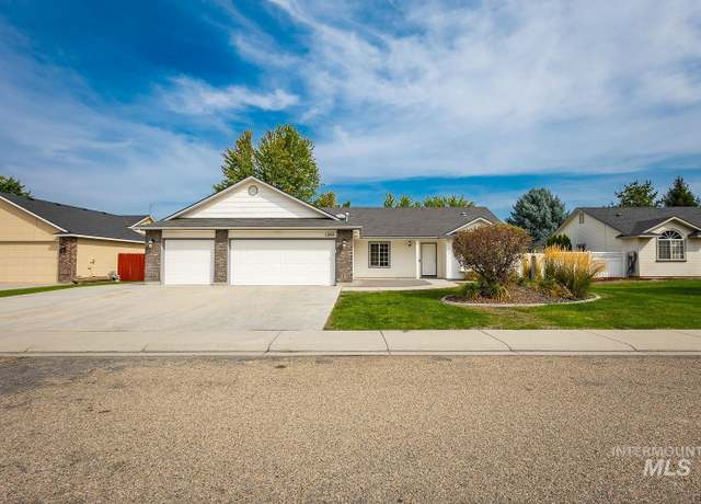 Property at 1298 Saint James Ct, Middleton, ID 83644, 3 beds, 2 baths