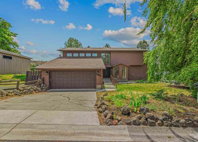 Property at 3520 Country Club Dr, Lewiston, ID 83501, 4 beds, 4 baths