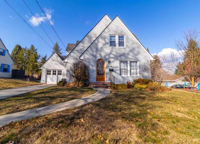 Property at 1106 E 6th St, Moscow, ID 83843, 4 beds, 1.5 baths