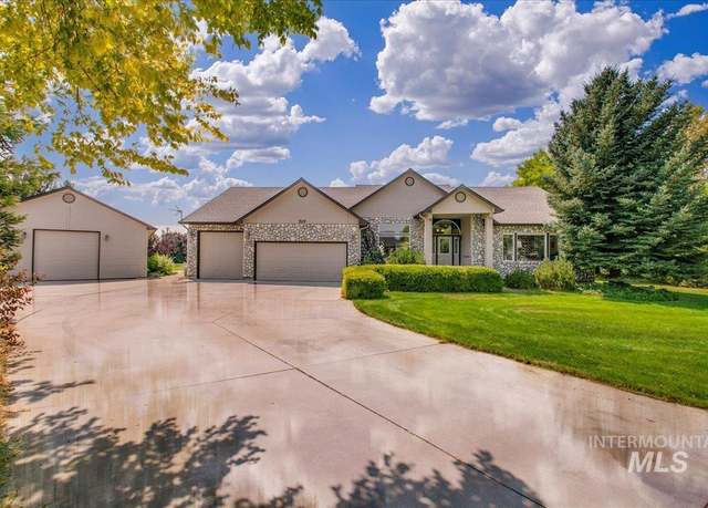 Property at 707 E Fujii Dr, Nampa, ID 83686, 5 beds, 3.5 baths