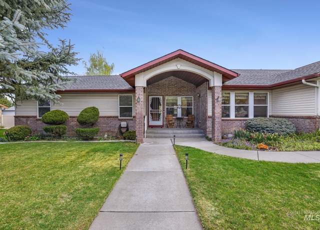 Property at 1835 Candleridge Dr, Twin Falls, ID 83301, 3 beds, 2.5 baths