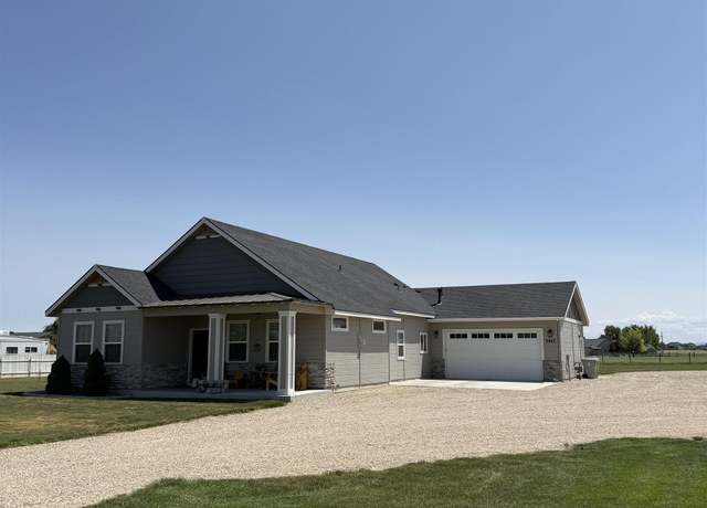 Property at 7417 Bennett Rd, Nampa, ID 83686, 3 beds, 2.5 baths