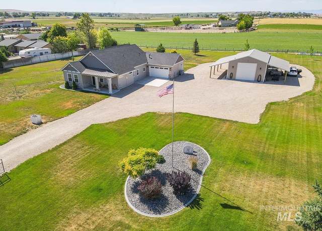 Property at 7417 Bennett Rd, Nampa, ID 83686, 3 beds, 2.5 baths