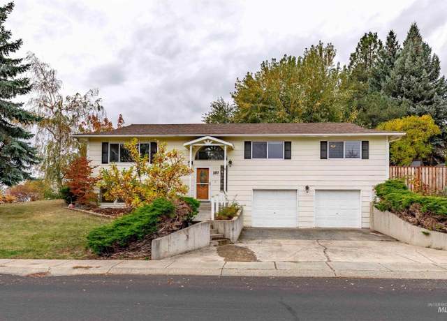 Property at 1857 Conestoga St, Moscow, ID 83843, 3 beds, 2.5 baths