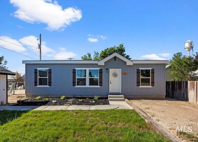 Property at 321 Avenue C, Wilder, ID 83676, 3 beds, 2 baths