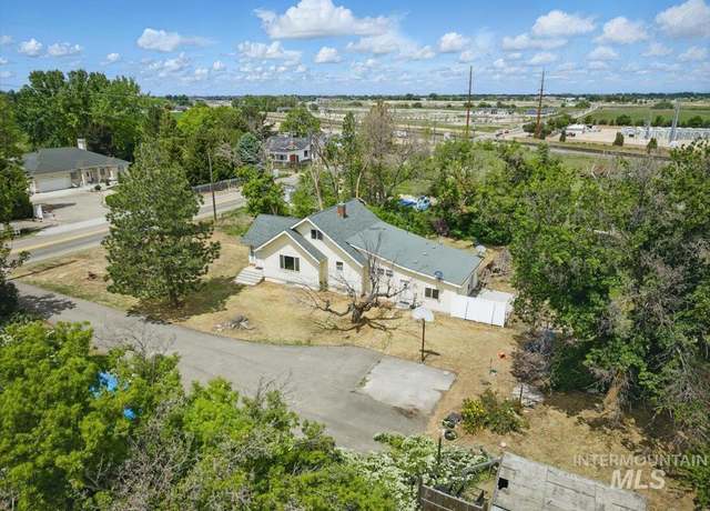 Property at 2124 S Happy Valley Rd, Nampa, ID 83686, 4 beds, 2 baths