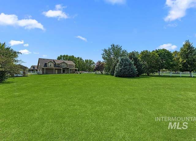 Property at 8960 New Castle Dr, Middleton, ID 83644, 4 beds, 2 baths