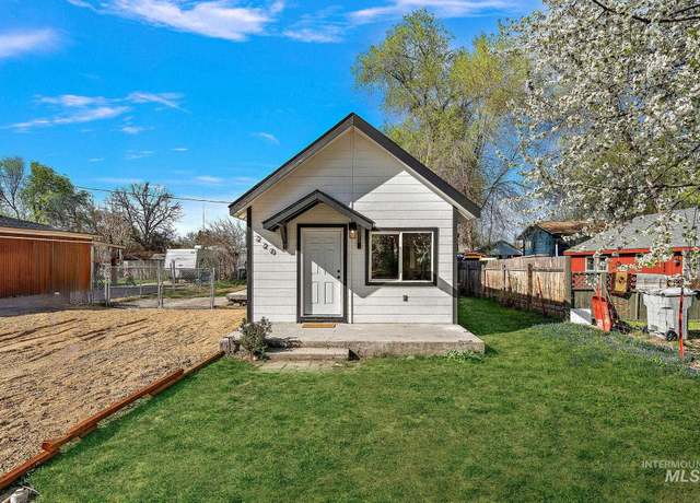 Property at 220 Hudson Ave, Nampa, ID 83651, 3 beds, 2 baths