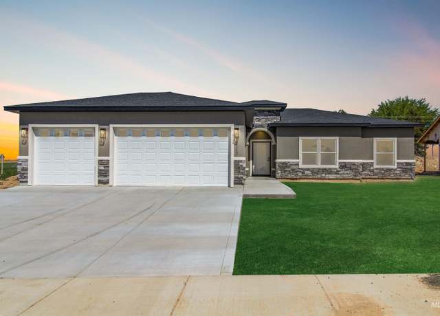 Property at 2413 Jackson St, Jerome, ID 83338, 3 beds, 2 baths