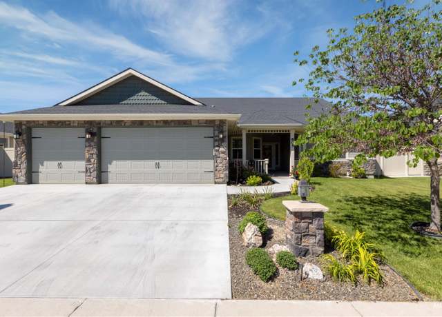 Property at 805 W Arbor Pointe Way, Nampa, ID 83686, 5 beds, 3 baths