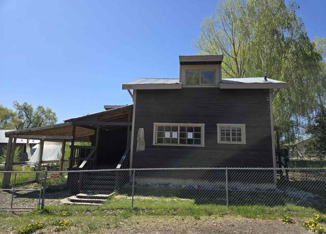Property at 333 High St, Bliss, ID 83314, 1 bed, 1 bath