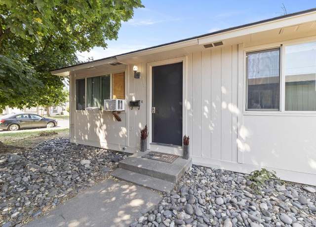 Property at 406/408 E E St, Moscow, ID 83843, 4 beds, 2 baths
