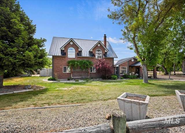 Property at 12091 Long St, Middleton, ID 83644, 5 beds, 4 baths