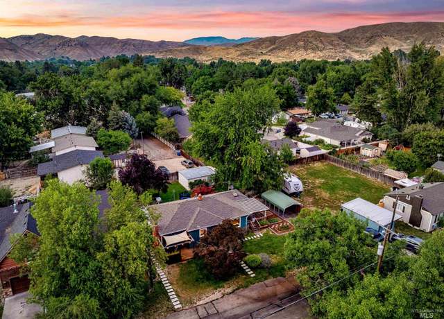 Property at 3406 W Plant Dr, Boise, ID 83703, 2 beds, 2 baths