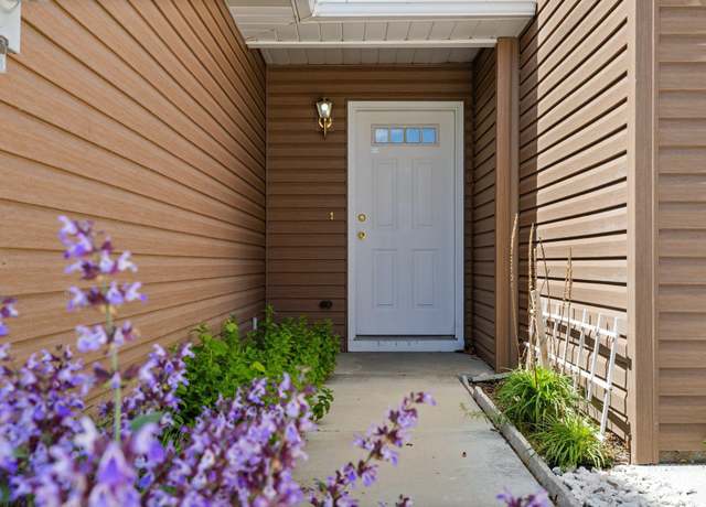 Property at 5609 S Caper Pl, Boise, ID 83716, 2 beds, 1.5 baths
